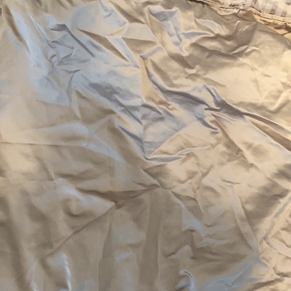 Great condition Macy’s hotel collection queen size duvet cover. Beige/gold color - Picture 2 of 5